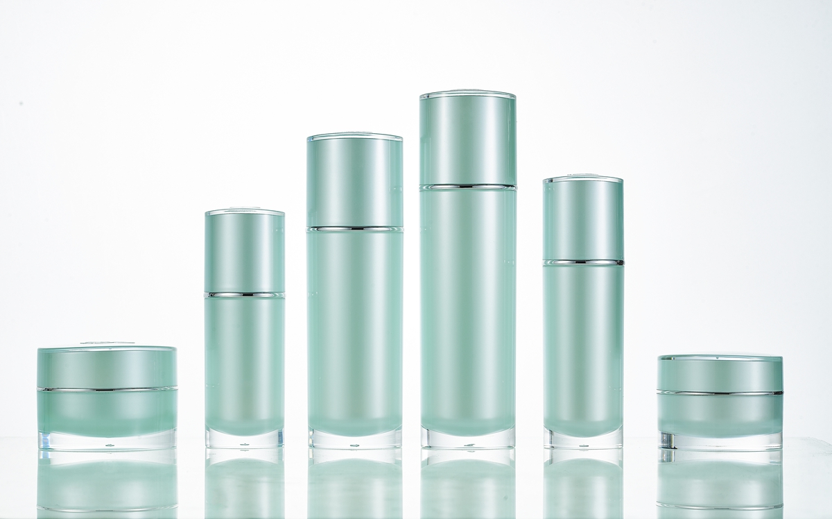 	Toner, cream, serum bottle